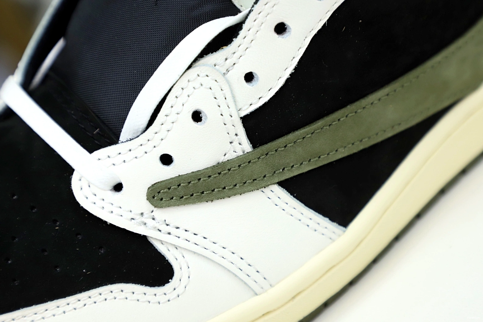 JORDAN LOW 1 “Olive” OG TRAVIS AIR NIKE SCOTT X 1006